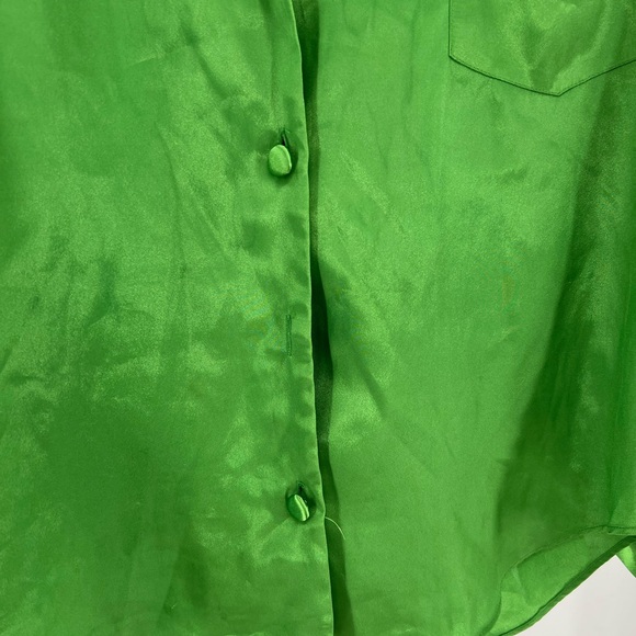 Victoria’s Secret kelly green silky S pajama top sleep casual long sleeve button - Picture 3 of 9